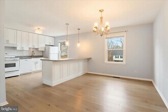 5422 Brixham Ct in Burke, VA - Building Photo - Building Photo