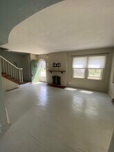 906 Elmwood Ave in Jackson, MI - Building Photo - Building Photo