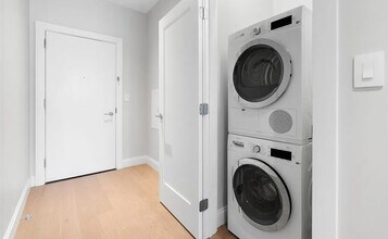 456 W 19th St in New York, NY - Building Photo - Building Photo