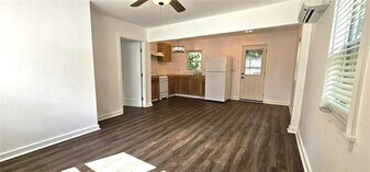 3230 W Shadowlawn Ave NE in Atlanta, GA - Building Photo