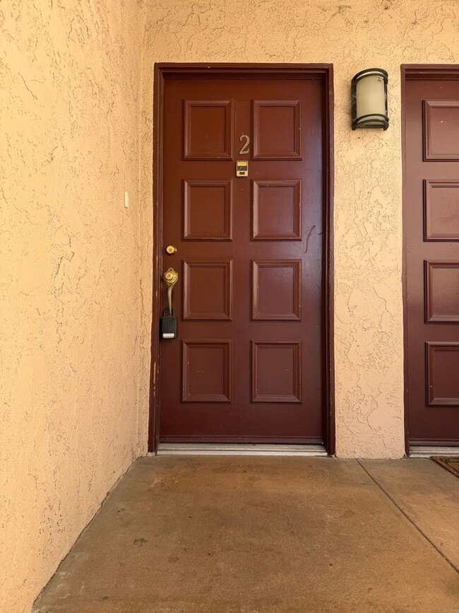 700 W La Veta Ave in Orange, CA - Building Photo - Building Photo