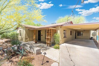 2434 E Pinchot Ave in Phoenix, AZ - Building Photo - Building Photo