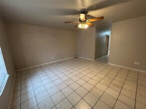 603 E Sandy Ln in Ltl Rvr Acad, TX - Building Photo - Building Photo