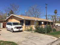 1730 Oregon St in Bakersfield, CA - Foto de edificio - Building Photo