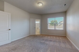 10304 Avenida Vista Cerros NW in Albuquerque, NM - Building Photo - Building Photo