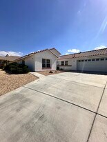 57019 Selecta Ave in Yucca Valley, CA - Building Photo