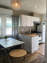 6726 Leland Way in Los Angeles, CA - Foto de edificio - Building Photo