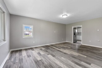 1635 Elaine Rd in Columbus, OH - Building Photo - Building Photo