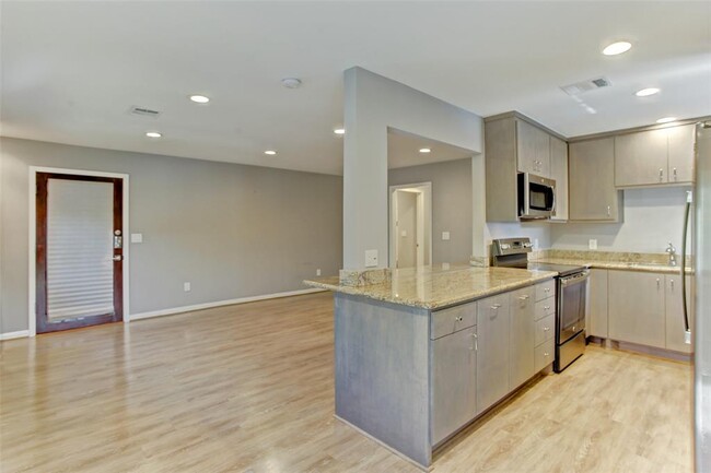 6403 Bayou Glen Rd-Unit -6403 in Houston, TX - Building Photo - Building Photo