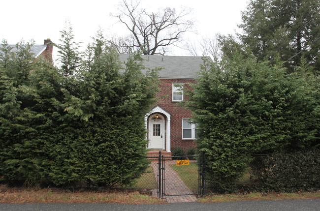 8619 Flower Ave in Takoma Park, MD - Building Photo - Building Photo