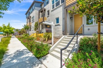 1976 Tarob Ct in Milpitas, CA - Building Photo - Building Photo