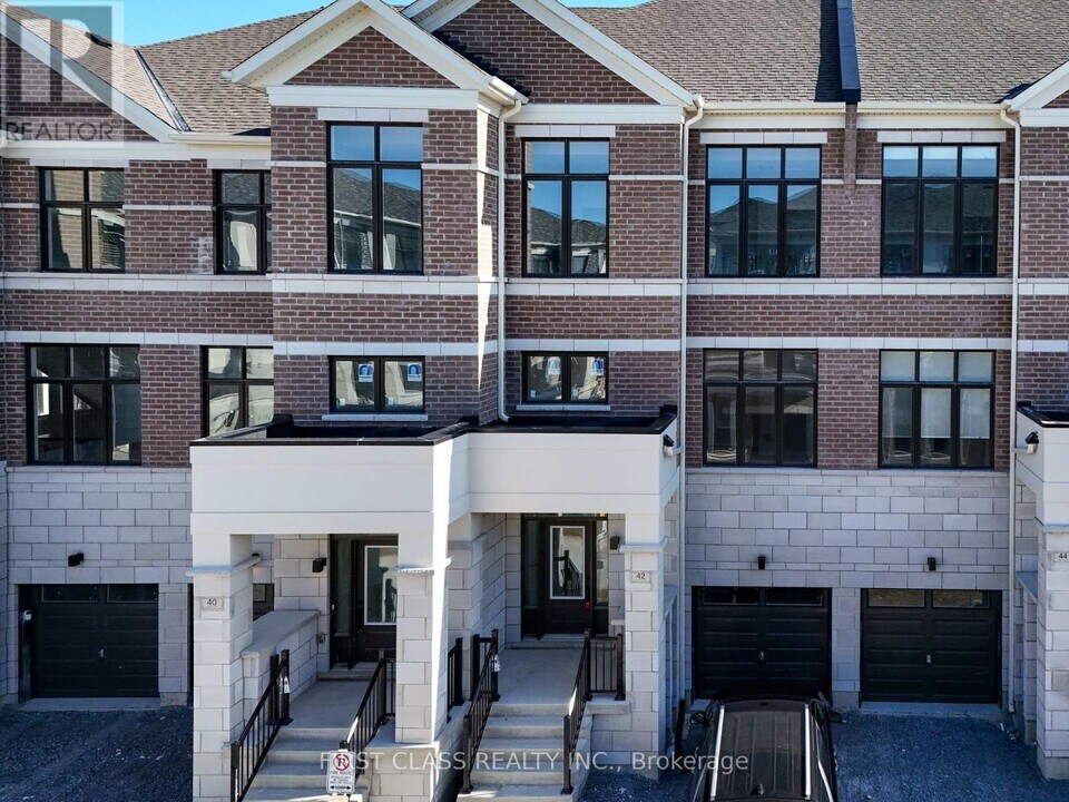 42 George Bales Ln in Richmond Hill, ON - Building Photo