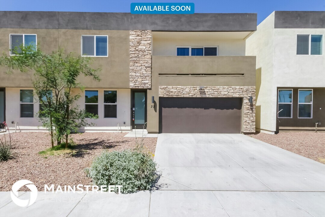 2000 N 36th St in Phoenix, AZ - Building Photo