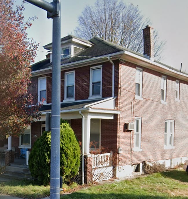 960 Hummel Ave in Lemoyne, PA - Building Photo - Building Photo