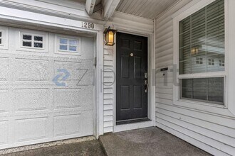 1290 NE Margeaux Pl in Hillsboro, OR - Building Photo - Building Photo