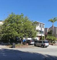 3373 Rowena Avenue in Los Angeles, CA - Foto de edificio - Building Photo