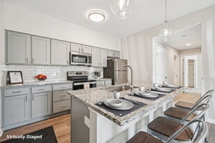 The Everett Gahanna in Gahanna, OH - Building Photo