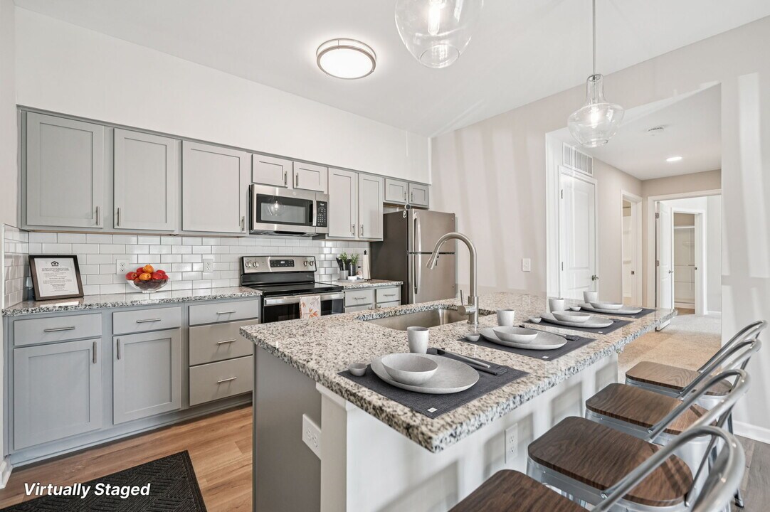 The Everett Gahanna in Gahanna, OH - Building Photo