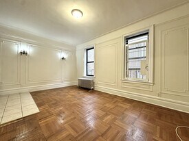 15 Magaw Pl in New York, NY - Building Photo