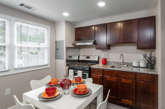 Fontana Village Townhomes in Rosedale, MD - Building Photo - Interior Photo