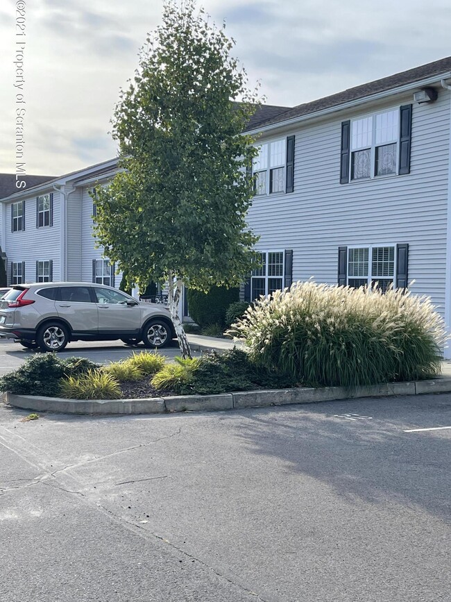 626 Marion Ln in Moosic, PA - Building Photo - Building Photo