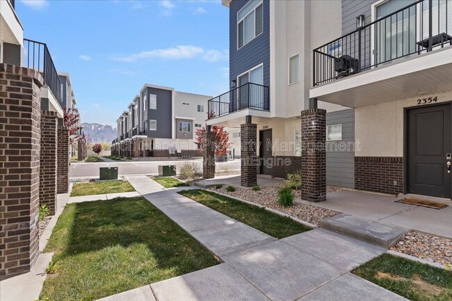 2342 Leigh Ln in West Haven, UT - Building Photo - Building Photo