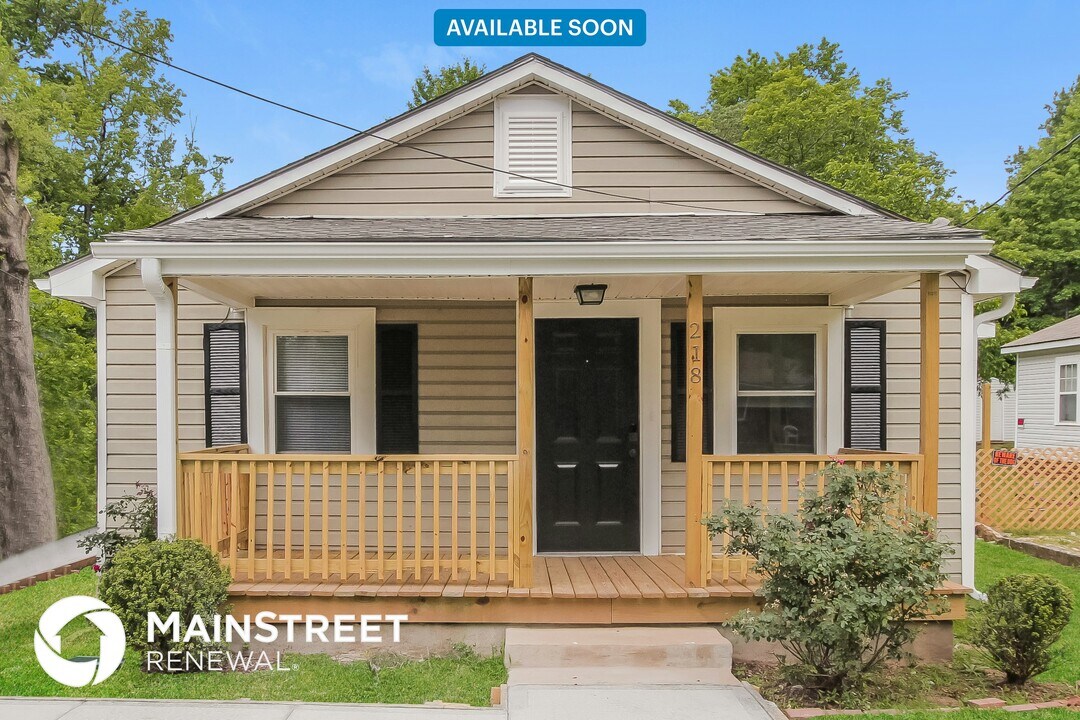 218 E Todd Ln in Charlotte, NC - Building Photo
