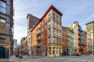 429 Broome St in New York, NY - Building Photo - Primary Photo