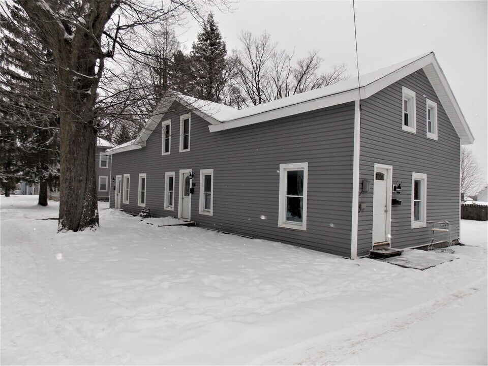 17 Vincent St, Unit 17 A Vincent St W Carthage NY 13619 in Carthage, NY - Building Photo
