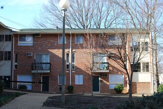 Newly renovated apartment! in Richmond, VA - Foto de edificio - Building Photo