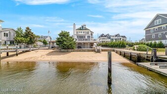 406 Ocean Ave in Sea Bright, NJ - Building Photo