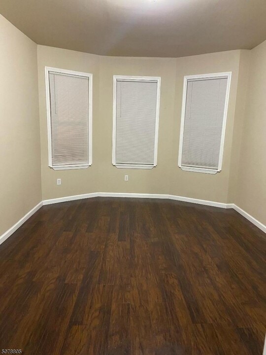 54 3rd St-Unit -1 in Newark, NJ - Building Photo