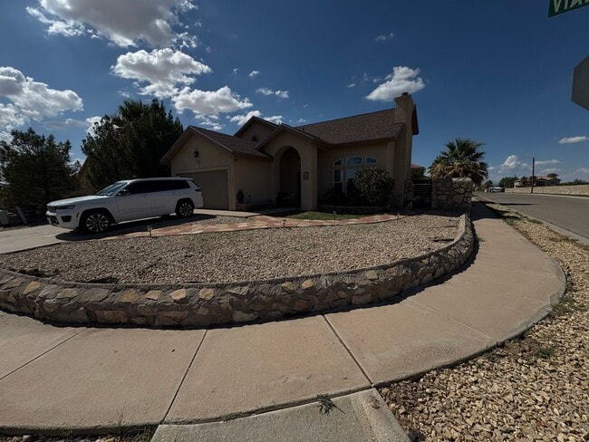 property at 451 Viale Lungo Ave