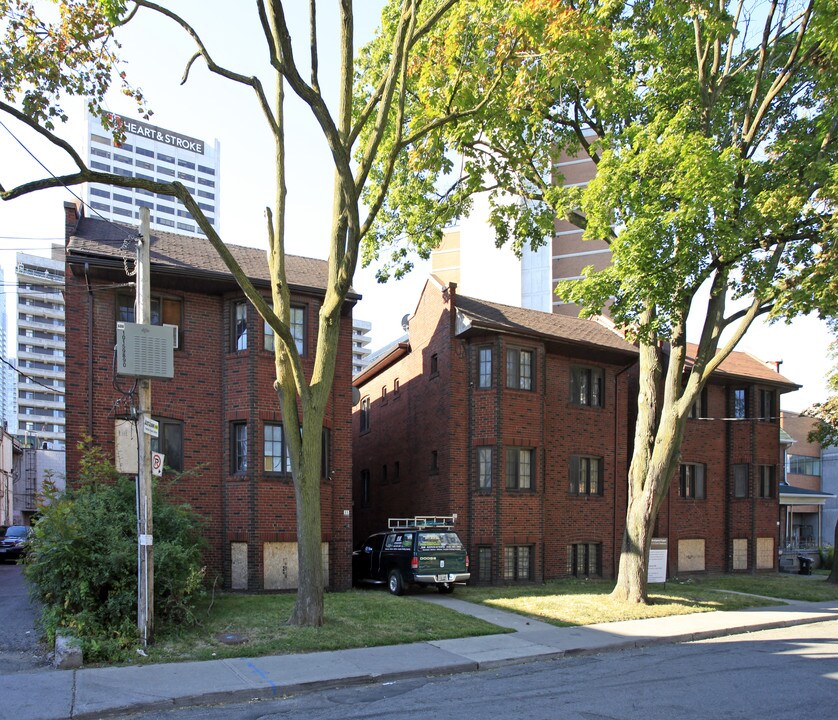 31 Helendale Ave in Toronto, ON - Building Photo