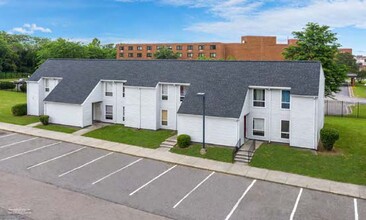 Landmark Apartments in Petersburg, VA - Building Photo - Building Photo