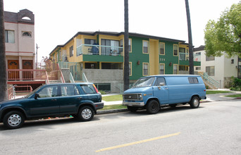 328 W Lomita Ave in Glendale, CA - Building Photo - Building Photo