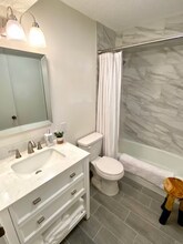 109 Bayshore Rd in Nokomis, FL - Building Photo - Building Photo