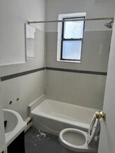 212 Central Ave in Orange, NJ - Foto de edificio - Building Photo