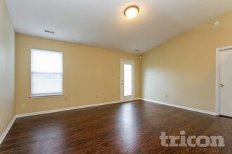 4211 Dunedin Ct in Noblesville, IN - Foto de edificio - Building Photo