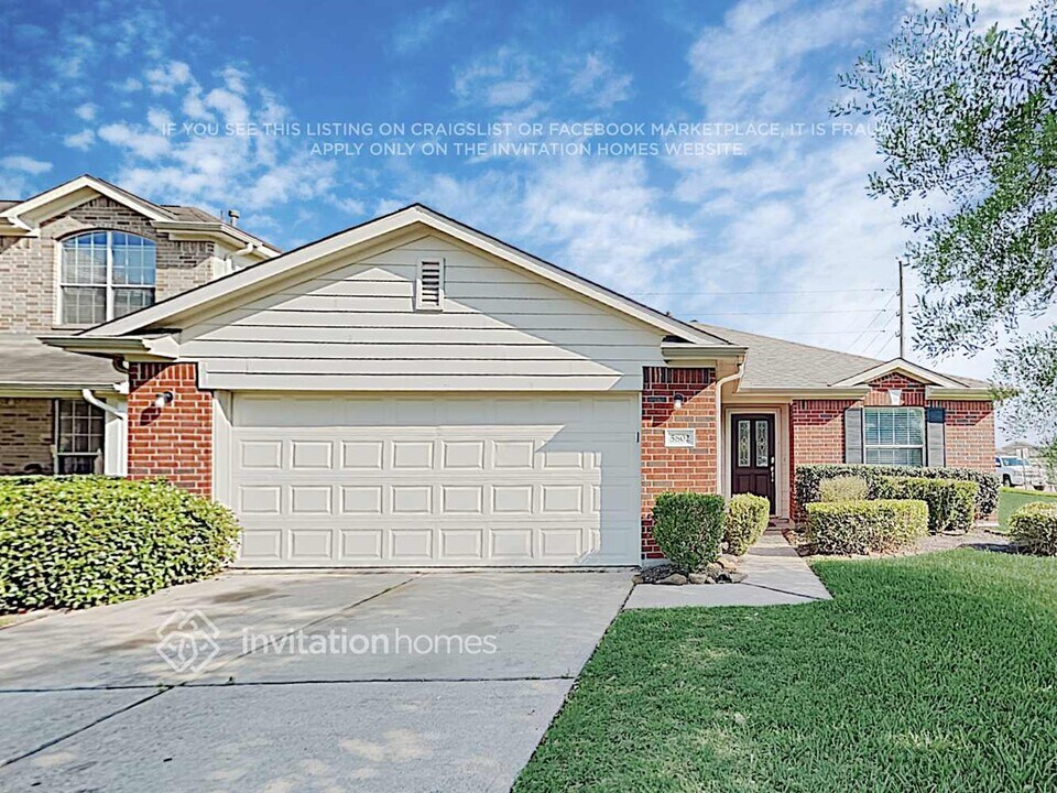5802 Plantation Crest Dr in Katy, TX - Building Photo