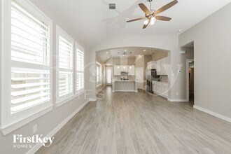 235 Aster View Ct in Montgomery, TX - Foto de edificio - Building Photo