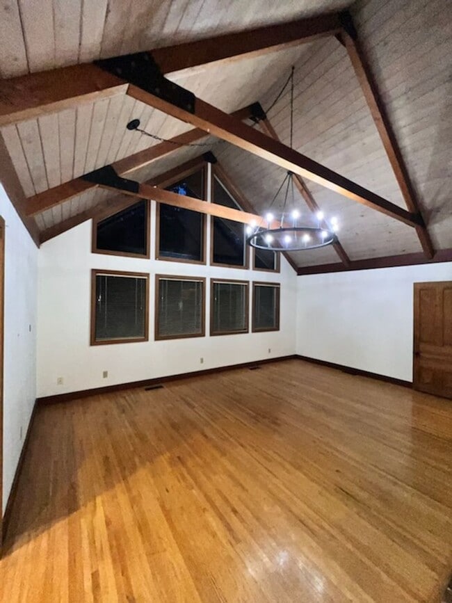 property at 1122 Point Fosdick Dr