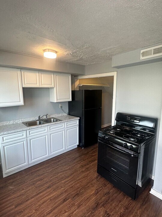 61-71-71 Balzac Ct in Tonawanda, NY - Building Photo