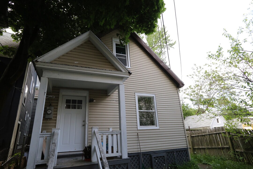 305 Bird Ave in Buffalo, NY - Building Photo