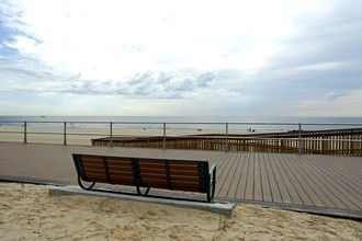 Marine Gardens in Long Branch, NJ - Foto de edificio - Building Photo