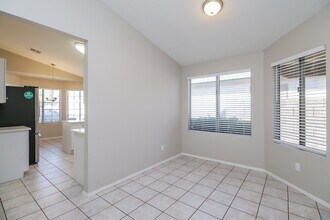 6329 W Puget Ave in Glendale, AZ - Foto de edificio - Building Photo