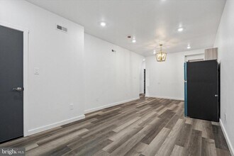 104 W Ontario St in Philadelphia, PA - Foto de edificio - Building Photo