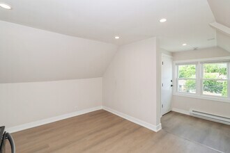 5002 W Gunnison St in Chicago, IL - Building Photo - Building Photo