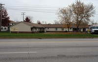 Silver Maple in Roseville, MI - Foto de edificio - Building Photo