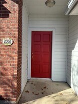 2006 Oakglen Dr in Garland, TX - Building Photo